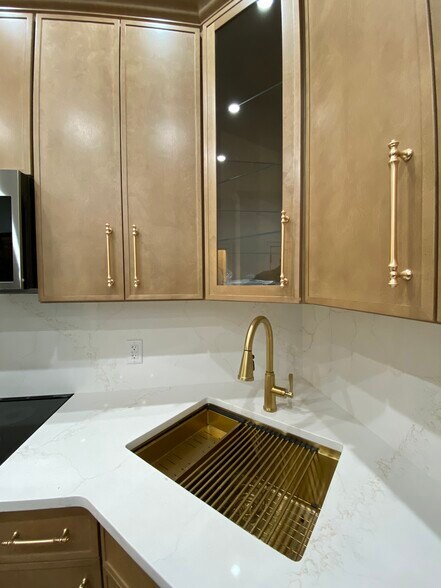 Building Photo - 172 Union St