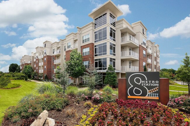 Building Photo - 5025 Wembley Central Ln