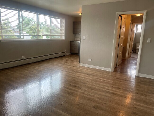 Building Photo - 910 S Pearl St