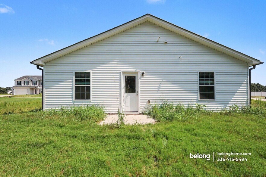 Building Photo - 385 Dasu Dr