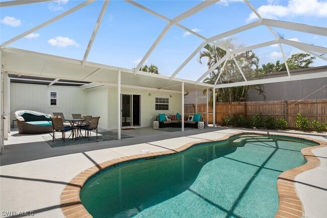 Building Photo - 779 98th Ave N