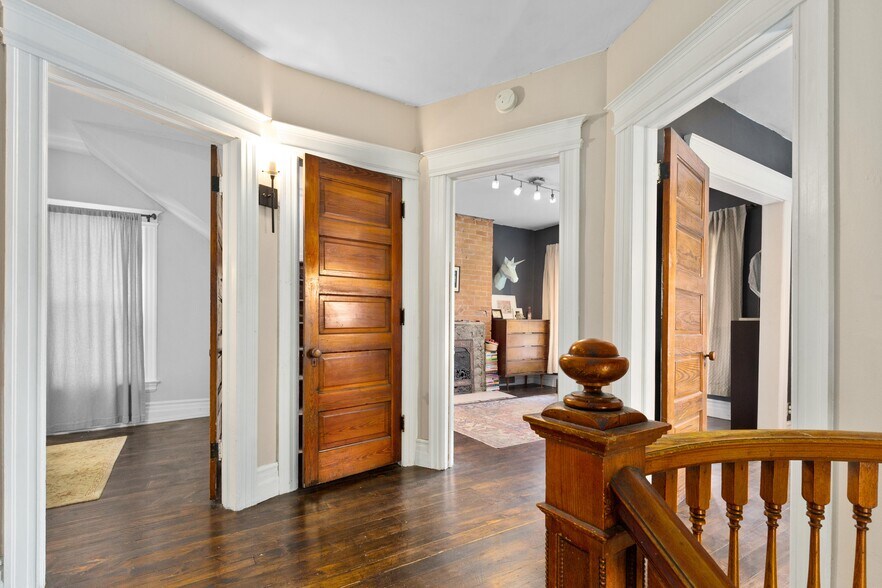 Building Photo - 1531 Vinewood St