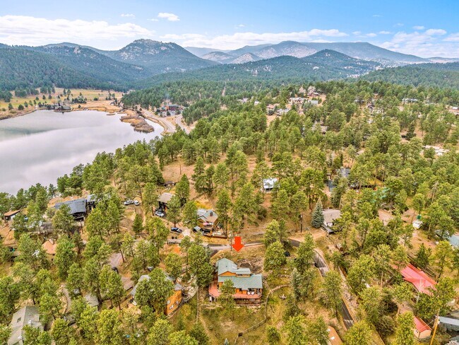 Building Photo - 28384 Kinnikinick Rd