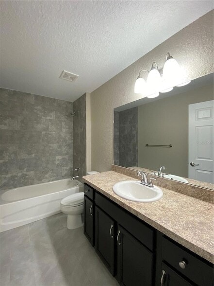 Building Photo - 745 Marion Oaks Manor