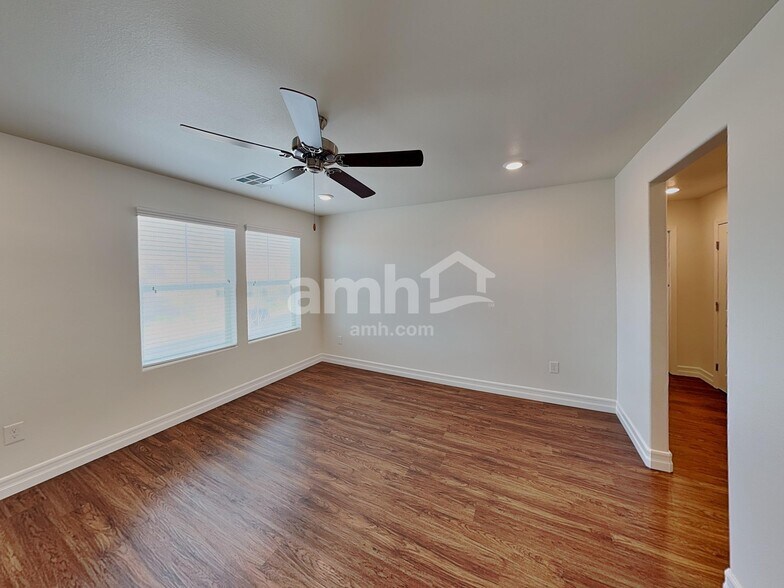 Building Photo - 4718 Tree Swing St