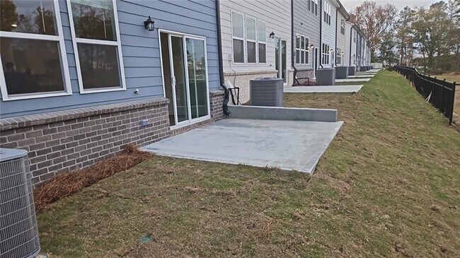 Building Photo - 2752 Lou Lou Ln