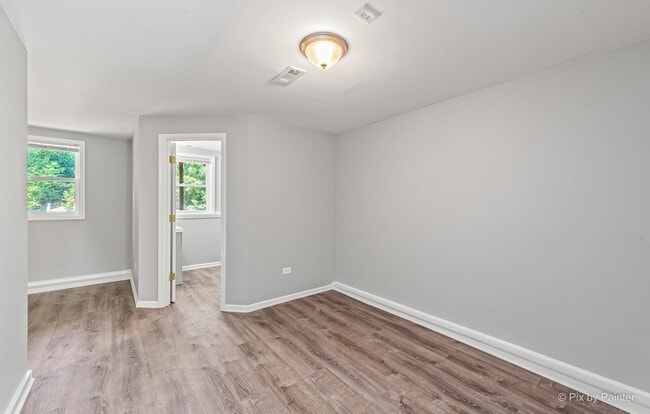 Building Photo - 548 N Hainesville Rd