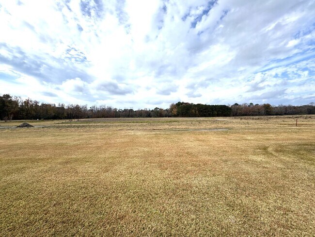 Building Photo - Single Family Manufactured Home- Ready for Move In!