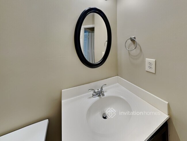 Building Photo - 2169 Silver Thorn Ct