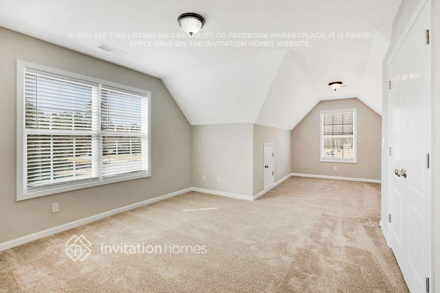 Building Photo - 495 Langley Creek Dr