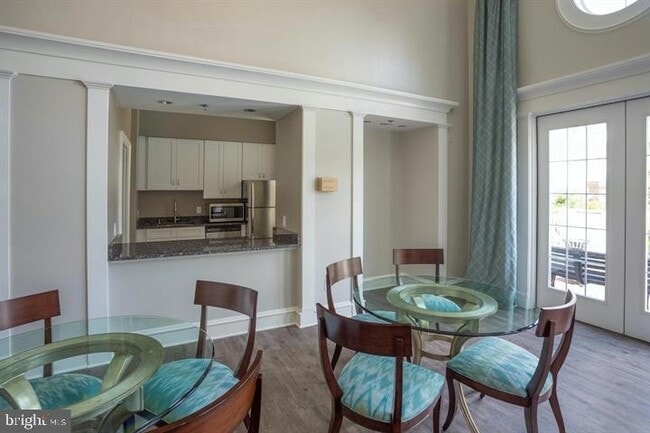 Building Photo - 1625 International Dr