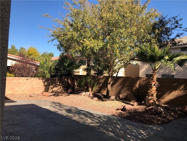 Building Photo - 10990 Calcedonian St