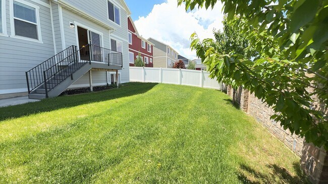 Building Photo - Gorgeous Home with unobstructed views in Herriman