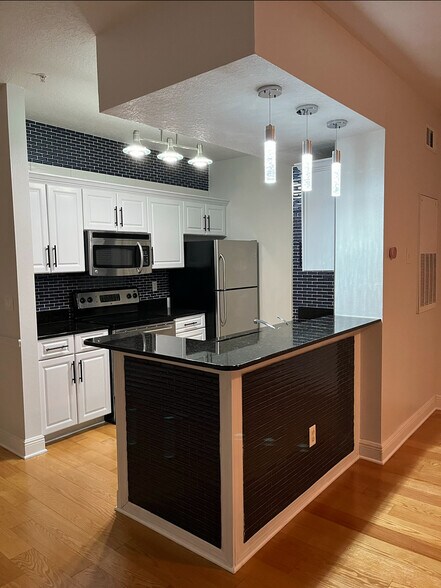 Building Photo - 14226 Fredricksburg Dr