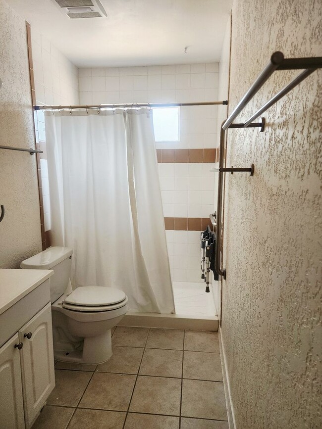 Building Photo - Charming 3-Bedroom Home in Northeast Albuq...