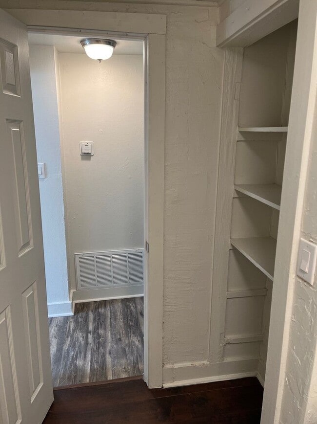 Building Photo - 2912 N Independence Ave