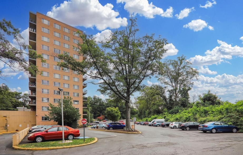 Building Photo - 1900 Lyttonsville Rd