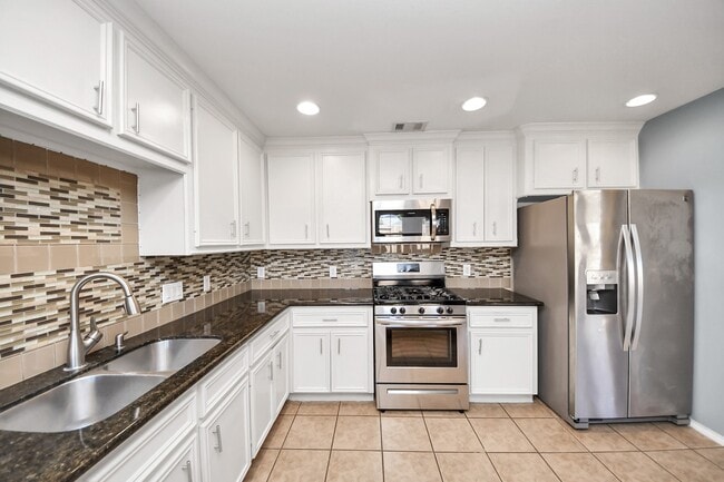 Building Photo - 2038 Eddlewood Ct