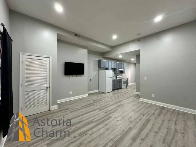 Building Photo - 1918 N Charles St