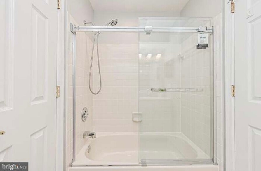 Building Photo - 12001 Ridge Knoll Dr