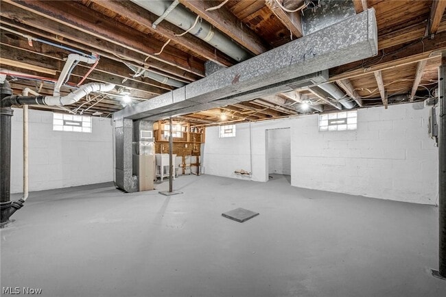 Building Photo - 896 Indian Trail