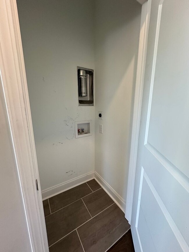 Building Photo - 3 Bed / 2.5 bath Home in Knoxville | Vaulted Ceilings | Gas Fireplace | HOA Community