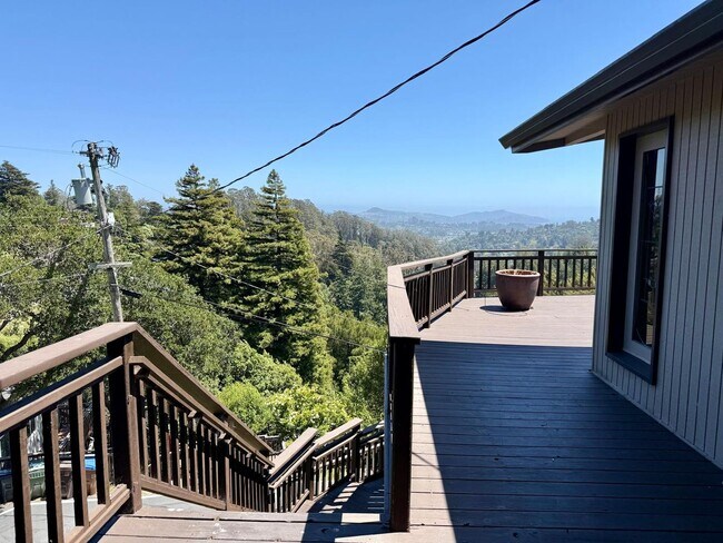 Building Photo - SPACIOUS THREE BED / THREE BATH HOME OFF OF PANORAMIC HWY WITH STUNNING VIEWS