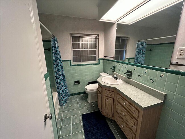 Building Photo - 20 N Orion Ave