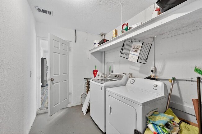 Building Photo - 3701 60th St N