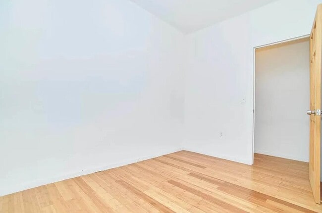 Building Photo - 501 W 135th St
