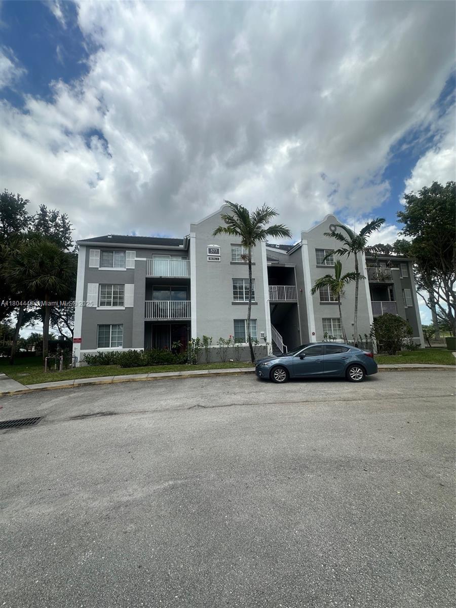 Building Photo - 577 SW 111th Ln