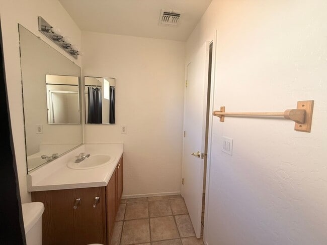 Building Photo - Cul-de-Sac Living | 3 Bed + Bonus Room | Pool + Greenbelt Views