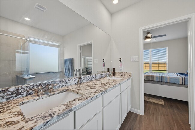 Building Photo - 3025 Waxwing Dr