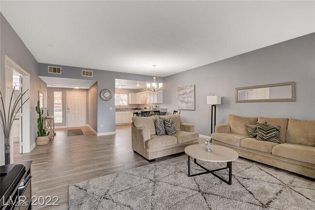 Building Photo - 352 Amber Pine St