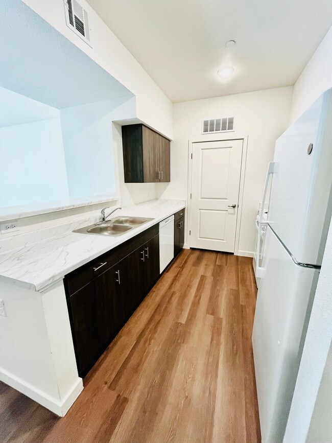 Building Photo - Vistara II