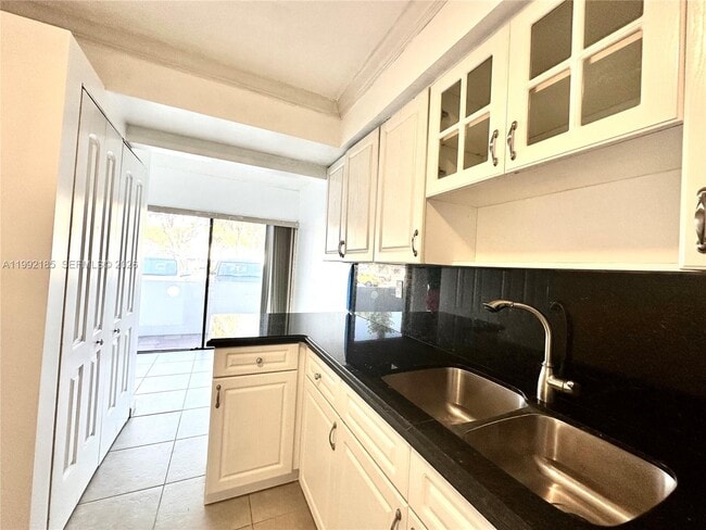 Building Photo - 5900 SW 127th Ave