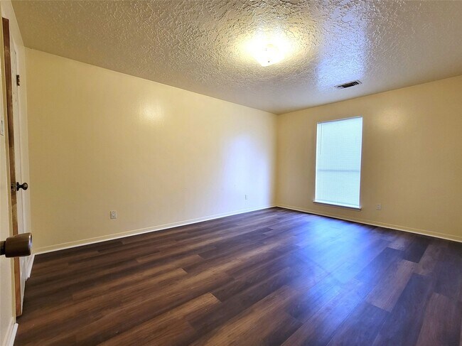 Building Photo - 12811 Stillington Dr
