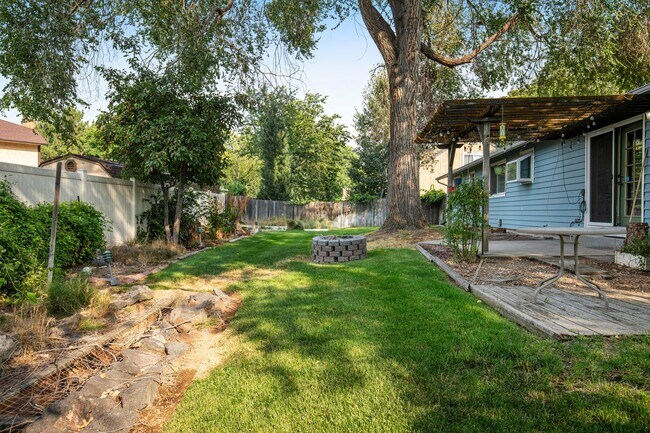 Building Photo - Charming 3-Bedroom Home in West Boise – Sp...