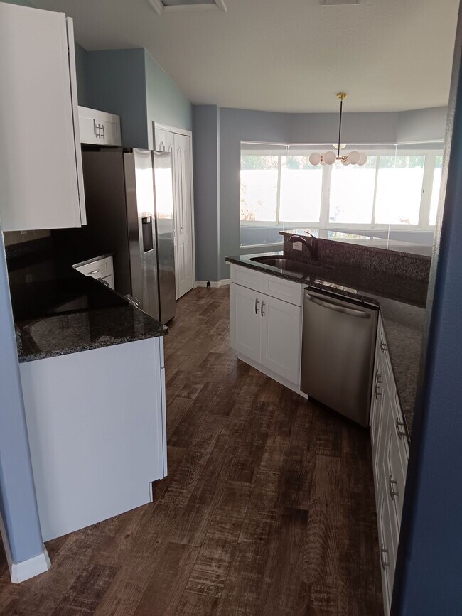 Building Photo - 1305 Shadow Path Dr