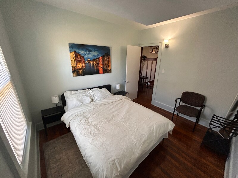 Building Photo - 875 Philip St