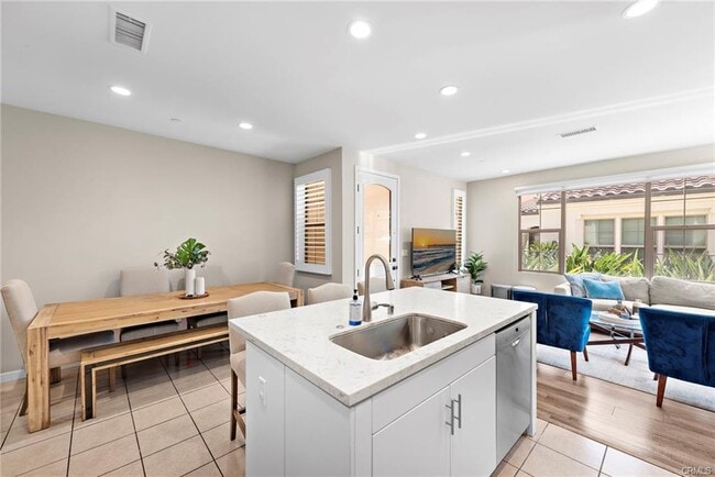 Building Photo - 107 Tubeflower