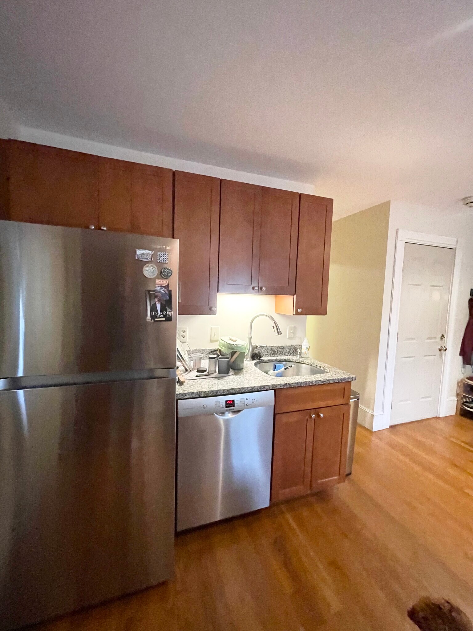 Building Photo - 2 Hagar St