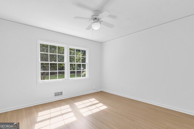 Building Photo - 5095 S Trimble Rd