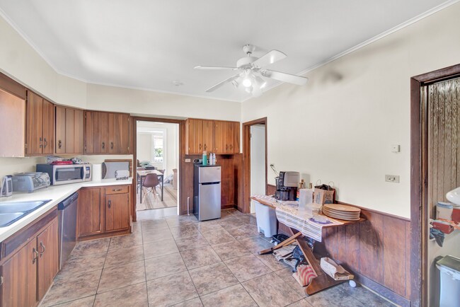 Building Photo - 919 Foster St