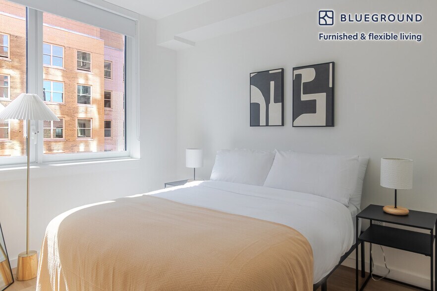 Building Photo - 266 W 96th St