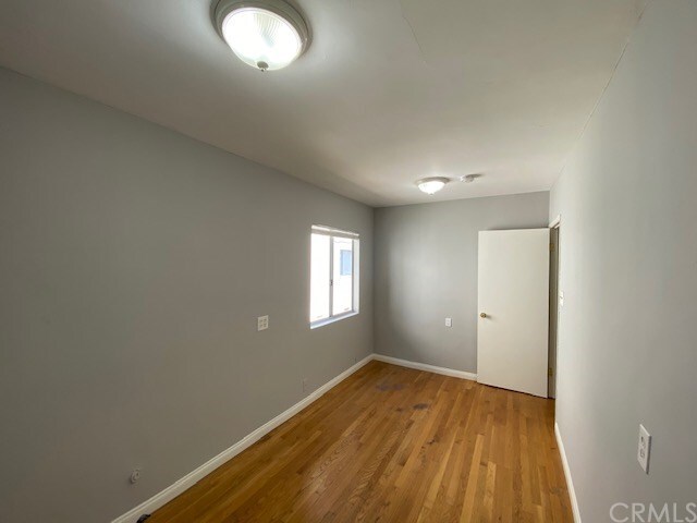 Building Photo - 3916 Kentucky Dr
