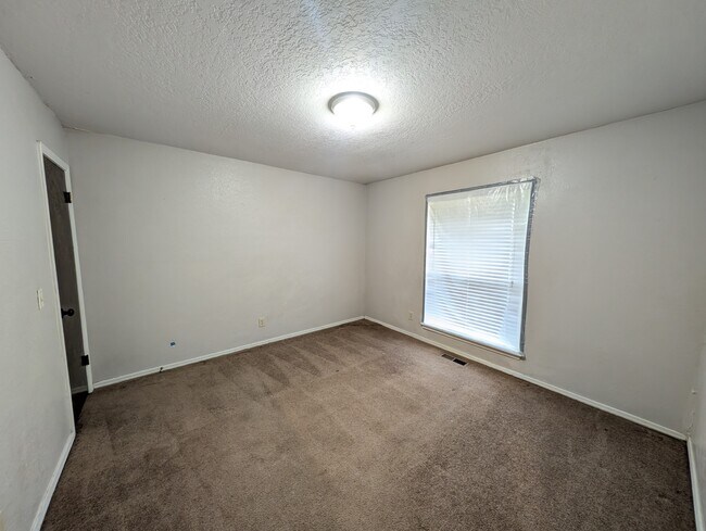 Building Photo - 8440 E 64th Pl