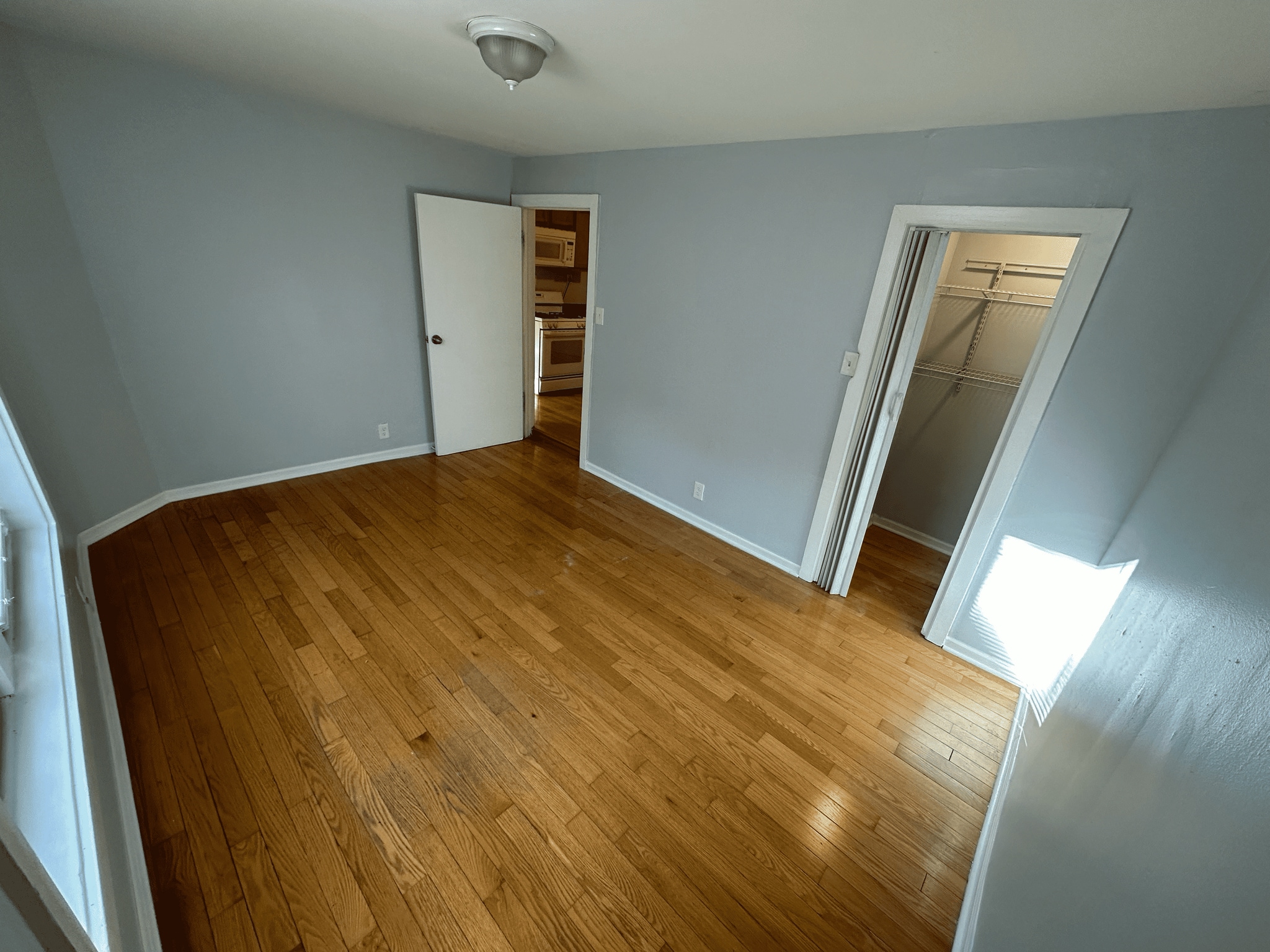 Building Photo - 2606 W Le Moyne St