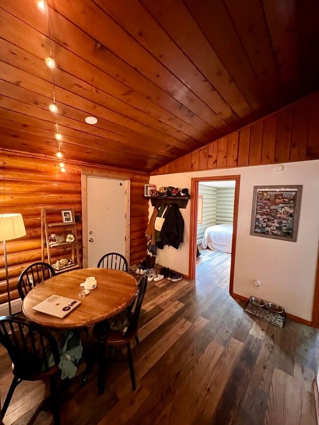 Building Photo - Charming 2-Bedroom Home in Moose Creek – D...