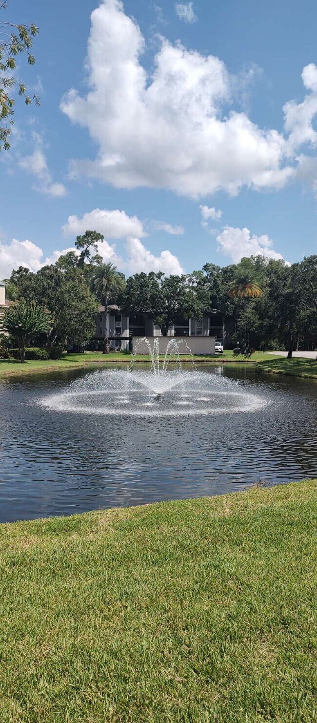 Building Photo - "$200 move in special!! 2-Bed, 2-Bath Cond...